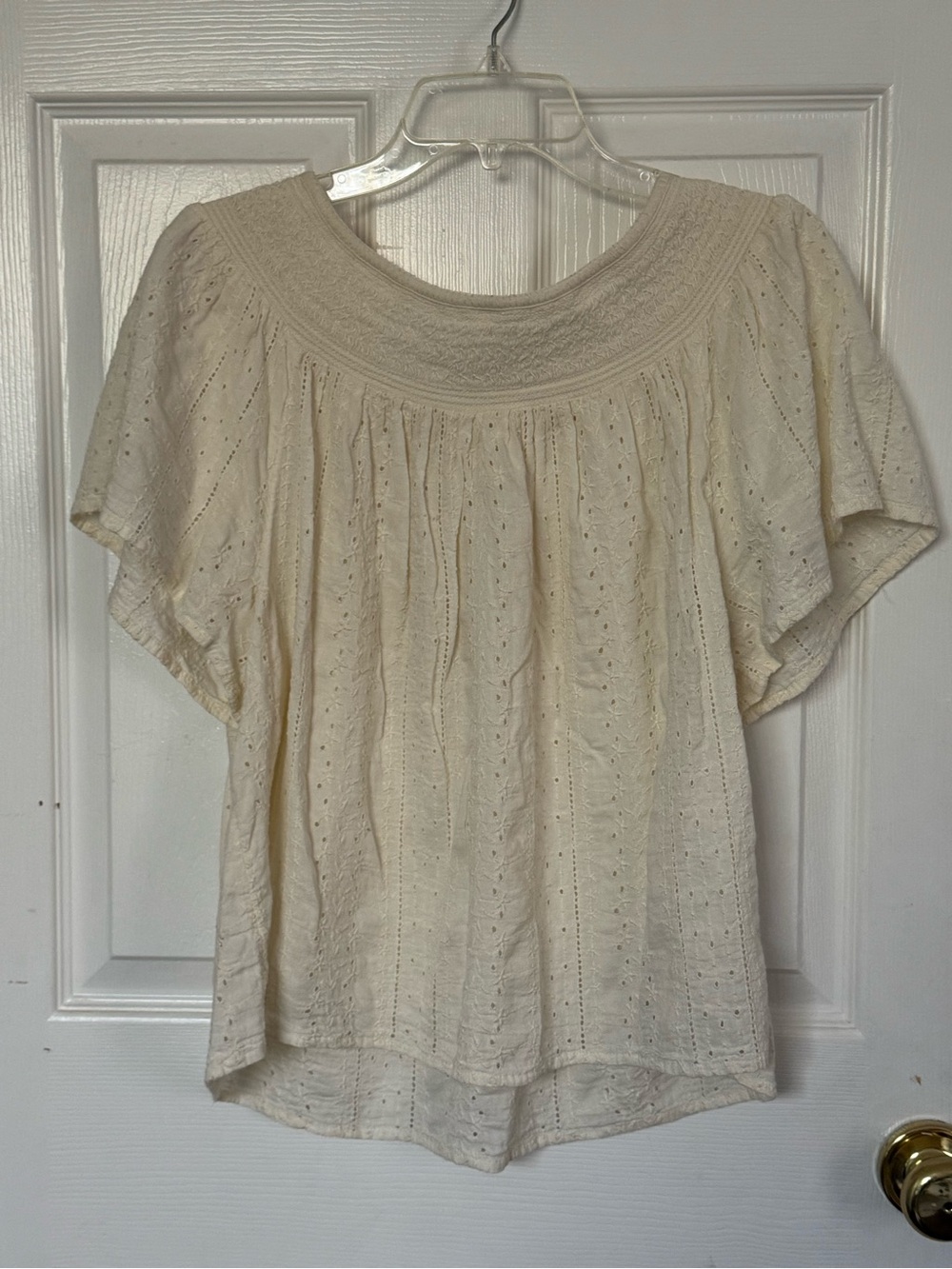 Old Navy Cream Eyelet Flutter Sleeve Blouse